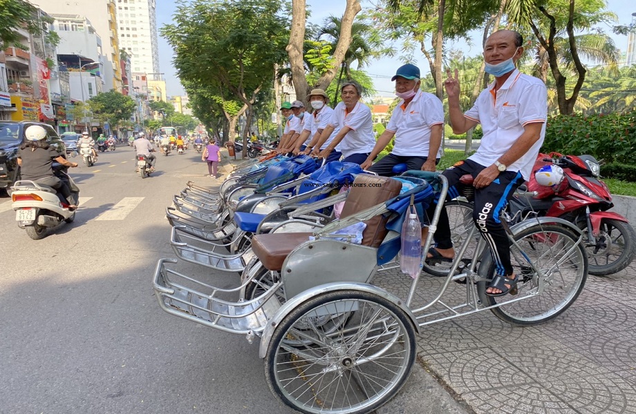 PEDICAB CYCLO TOUR IN SAIGON CITY - PEDICAB CYCLO TOUR IN HCMC